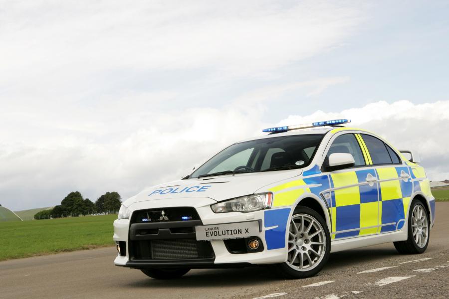 Mitsubishi Lancer Evolution X UK Police Car 2009 года  (фото 18 из 19)
